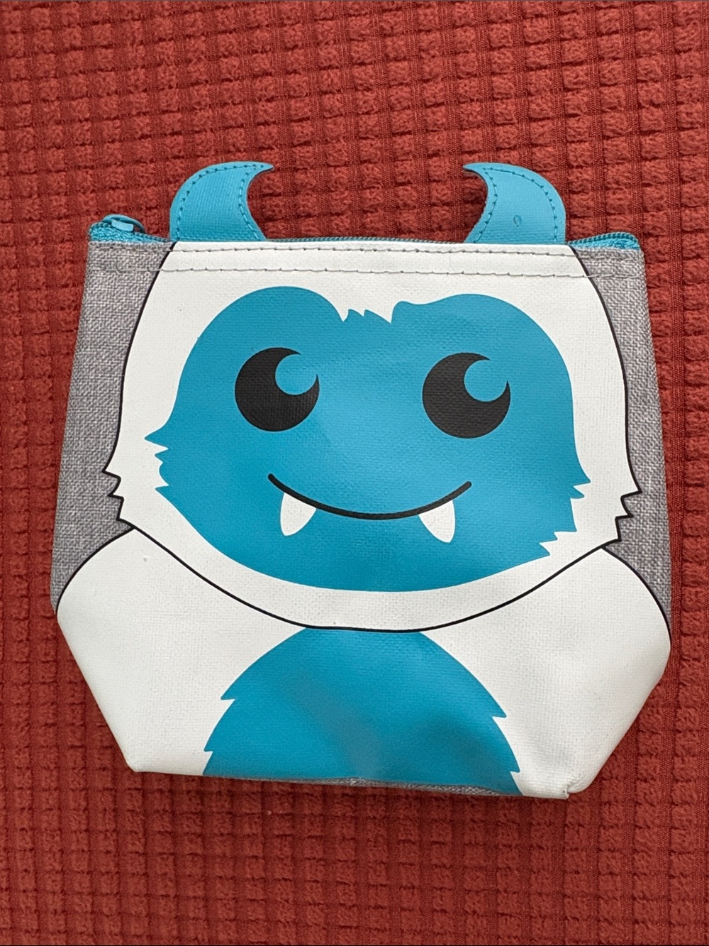 ❄️ Thirty-One Cool Zip Snacker Bag. Yeti!